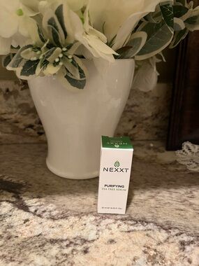 NEXXT Purifying Tea Tree Serum Concealer - Green